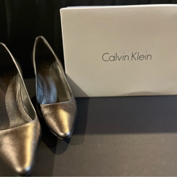 Calvin Klein Bronze Dolly Pumps size 7.5 - worn once! - Picture 3 of 9